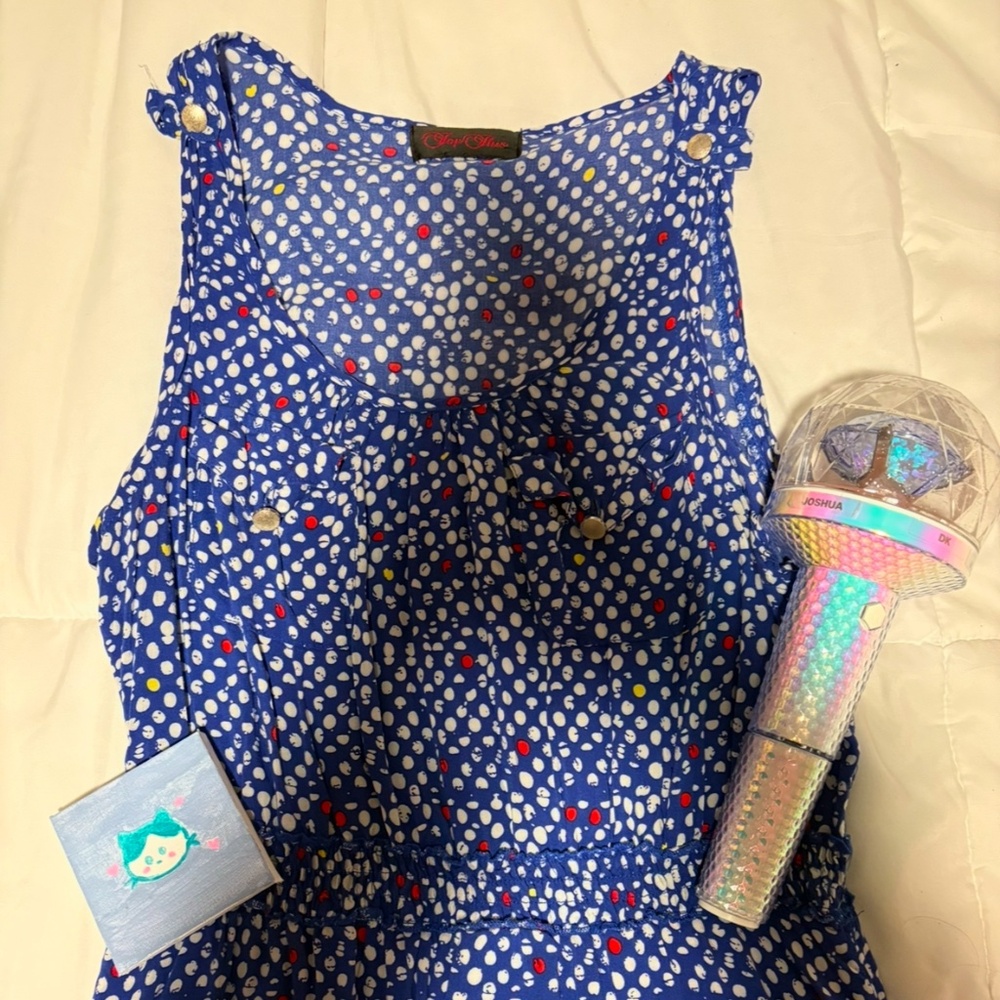 blue polka dot dress (LIGHTSTICK AND PAINTING NOT INCLUDED